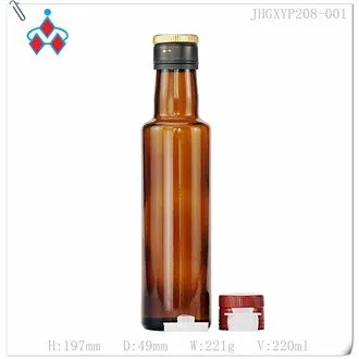 Pusta szklana butelka oliwy z oliwek