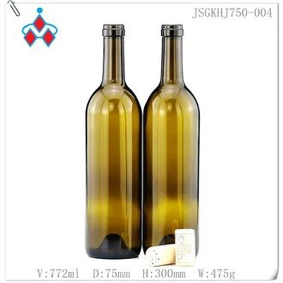 Szklana butelka w stylu bordowym